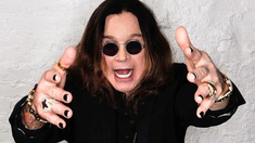 Ozzy Osbourne tiene 76 años. Ozzy Osbourne tiene 76 años.