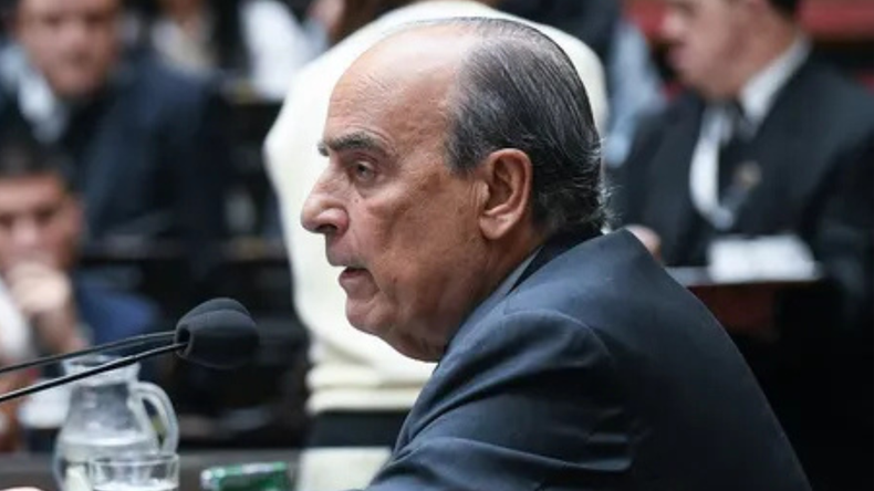 El jefe de Gabinete presentó su renuncia durante la noche del viernes.