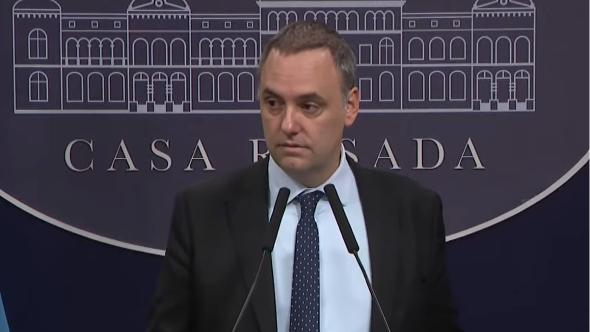 Manuel Adorni volvió a esquivar las preguntas sobre su patrimonio: 