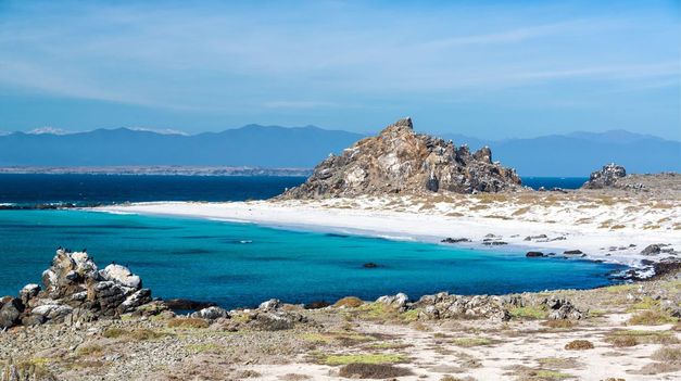 Este destino mezcla la experiencia de un balneario veraniego con un entorno natural privilegiado,