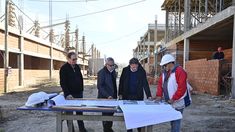 Julio Zamora recorrió con Gabriel Katopodis la obra del Hospital de Alta Complejidad.