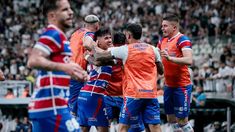 Este futbolista juega actualmente en el Fortaleza de Brasil. Este futbolista juega actualmente en el Fortaleza de Brasil.