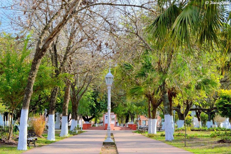Entre sus principales atractivos se destacan paseos en lancha por los arroyos cercanos