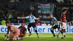 Gabriel Hauche festeja el gol de la victoria. Gabriel Hauche festeja el gol de la victoria.
