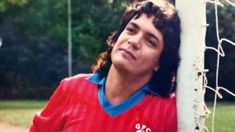 El futbolista que engañó a varios clubes, entre ellos algunos muy populares. El futbolista que engañó a varios clubes, entre ellos algunos muy populares.