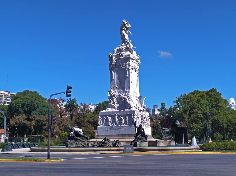 Vandalizaron el Monumento de los Españoles en Palermo