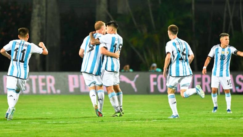 Argentina juega ante Perú con la necesidad de ganar