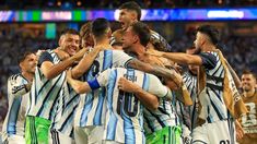 Por la cabeza del Cuti Romero sobre el final, Argentina venció 3 a 2 a Cabo Verde por los 16avos de final.&nbsp;