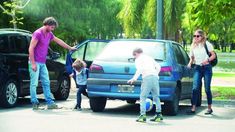 Gonzalo Valenzuela y sus hijos compartieron una tarde con María, su nuevo amor: ¿qué dirá Juana Viale? Gonzalo Valenzuela y sus hijos compartieron una tarde con María, su nuevo amor: ¿qué dirá Juana Viale?