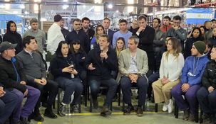 Massa visitó este viernes a los trabajadores de la empresa Nexina SA en Benavídez. &nbsp;