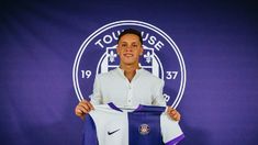 Santiago Hidalgo fue presentado en el Toulouse de Francia. Santiago Hidalgo fue presentado en el Toulouse de Francia.