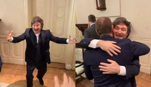 Javier Milei saludó uno por uno a su renovado Gabinete.