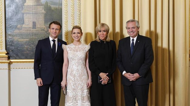 FabiolaYáñez organizó encuentro con artistas y personalidades de la culturaargentina en París