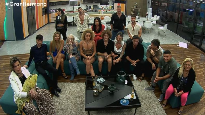 La sexta gala de eliminación apunta contra una mujer de Gran Hermano 2024-25. La sexta gala de eliminación apunta contra una mujer de Gran Hermano 2024-25.