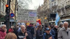 Jubilados marcharon contra el veto y el ajuste de Milei: Este Gobierno nos está matando