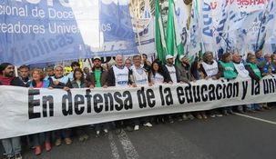 CONADU Histórica en la marcha por el presupuesto universitario.