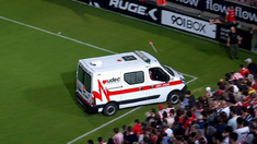 La ambulancia se llevó a Altamirano a la guardia. La ambulancia se llevó a Altamirano a la guardia.