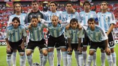 Ni Ruggeri ni Latorre: es argentino, estuvo en uno de los mejores equipos de la historia y ahora es comentarista. Ni Ruggeri ni Latorre: es argentino, estuvo en uno de los mejores equipos de la historia y ahora es comentarista.