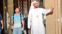 Messi llegó a Abu Dhabi para sumarse a la concentración de la Selección argentina en la previa del Mundial Qatar 2022. Messi llegó a Abu Dhabi para sumarse a la concentración de la Selección argentina en la previa del Mundial Qatar 2022.