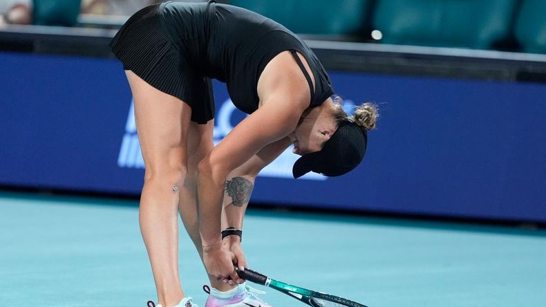 Aryna Sabalenka quedó eliminada del WTA1000 de Miami y se despidió a los raquetazos