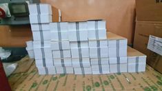 Operativo de control en empresas de estampillas de cigarrillos. Operativo de control en empresas de estampillas de cigarrillos.