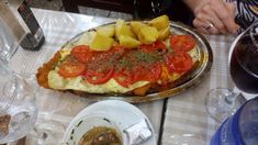 El bodegón barato de Buenos Aires con milanesas napolitanas para compartir por menos de $10.000. El bodegón barato de Buenos Aires con milanesas napolitanas para compartir por menos de $10.000.