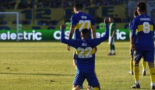 tras el pedido de detencion, villa jugo igual, metio un gol y bailo frente a la tribuna