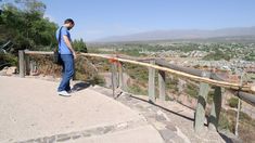 Imagen panorámica de la ciudad de Mendoza desde el Cerro de la Gloria. Imagen panorámica de la ciudad de Mendoza desde el Cerro de la Gloria.