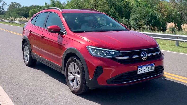 La moderna silueta del Volkswagen Nivus.