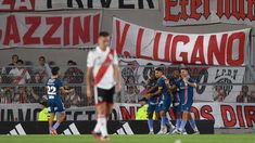 Los jugaodores del Arse festejan la victoria.