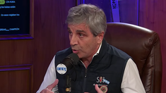 El ministros de Economía anunció que seguirá vendiendo dólares en el techo de la banda. El ministros de Economía anunció que seguirá vendiendo dólares en el techo de la banda.