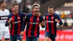 Tripicchio, Irala -autor del 2-1- y Báez festejan el triunfo ante Platense. Tripicchio, Irala -autor del 2-1- y Báez festejan el triunfo ante Platense.