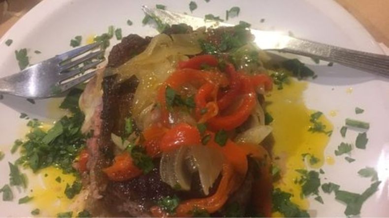 Si se prefieren las carnes, el bodegón también tiene excelentes opciones. 