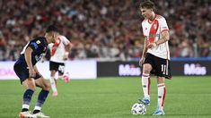 Tras el empate de Vélez, y con partido menos, River está a 8 puntos del Fortín, el único líder de la Liga Profesional Tras el empate de Vélez, y con partido menos, River está a 8 puntos del Fortín, el único líder de la Liga Profesional