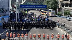 Prefectura corta el Puente Pueyrredón en el paro de la CGT. Gentileza Agencia Télam.&nbsp;