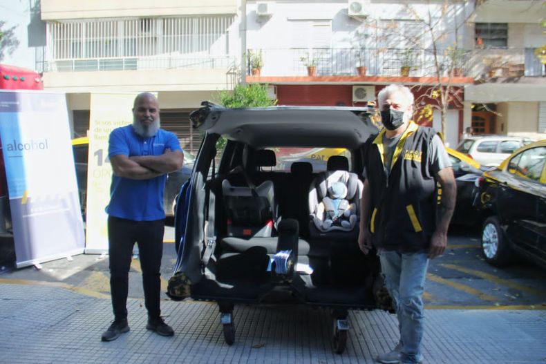 Los taxis porteños comenzarán a estar equipados con sillitas infantiles