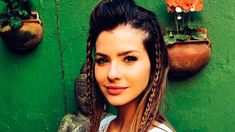 Los cambios de look de la China Suárez con el paso de los novios. Los cambios de look de la China Suárez con el paso de los novios.