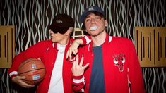 El evento especial se realiza en el estadio Santiago Bernabéu y se transmite en directo por Twitch. El evento especial se realiza en el estadio Santiago Bernabéu y se transmite en directo por Twitch.