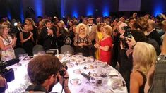 Mirtha Legrand festejó su cumpleaños y cobró la entrada para un fin solidario Mirtha Legrand festejó su cumpleaños y cobró la entrada para un fin solidario