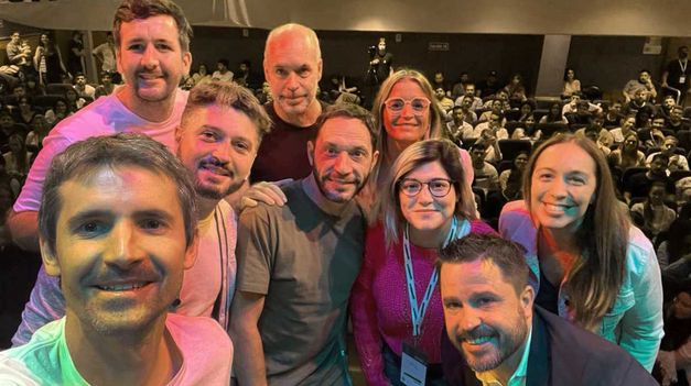 Larreta, Ferraro, Vidal y Tetaz con referentes de la juventud PRO