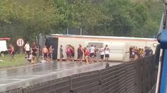 Volcó un micro con hinchas de Flamengo que viajaban al partido con Racing: hay 16 heridos Volcó un micro con hinchas de Flamengo que viajaban al partido con Racing: hay 16 heridos