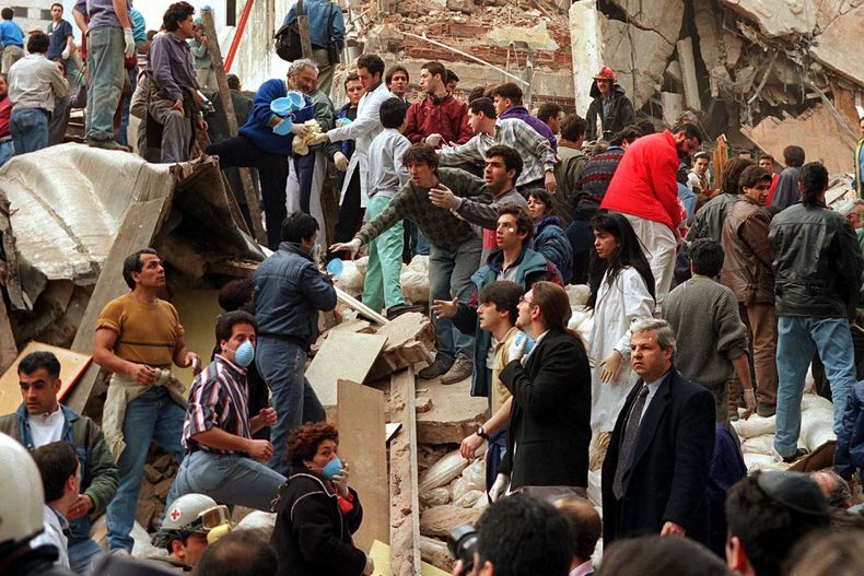 El atentado a la AMIA se produjo el 18 de julio de 1994. El atentado a la AMIA se produjo el 18 de julio de 1994.