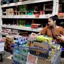 Hipermercados y mayoristas ofrecen promociones. Hipermercados y mayoristas ofrecen promociones.