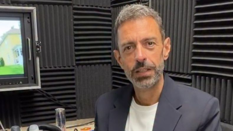 El relator constestó a los mensajes masivos sobre las sospechas del rendimiento de la Selección.