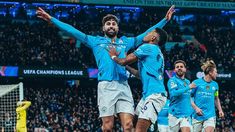 Los jugadores del City festejan la victoria. Los jugadores del City festejan la victoria.