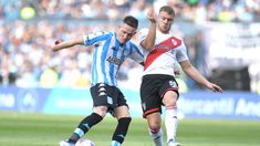River enfrenta a Racing en el estadio Monumental. River enfrenta a Racing en el estadio Monumental.
