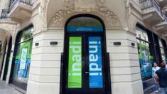 El edificio del Inadi, sobre Avenida de Mayo, en pleno centro porteño.