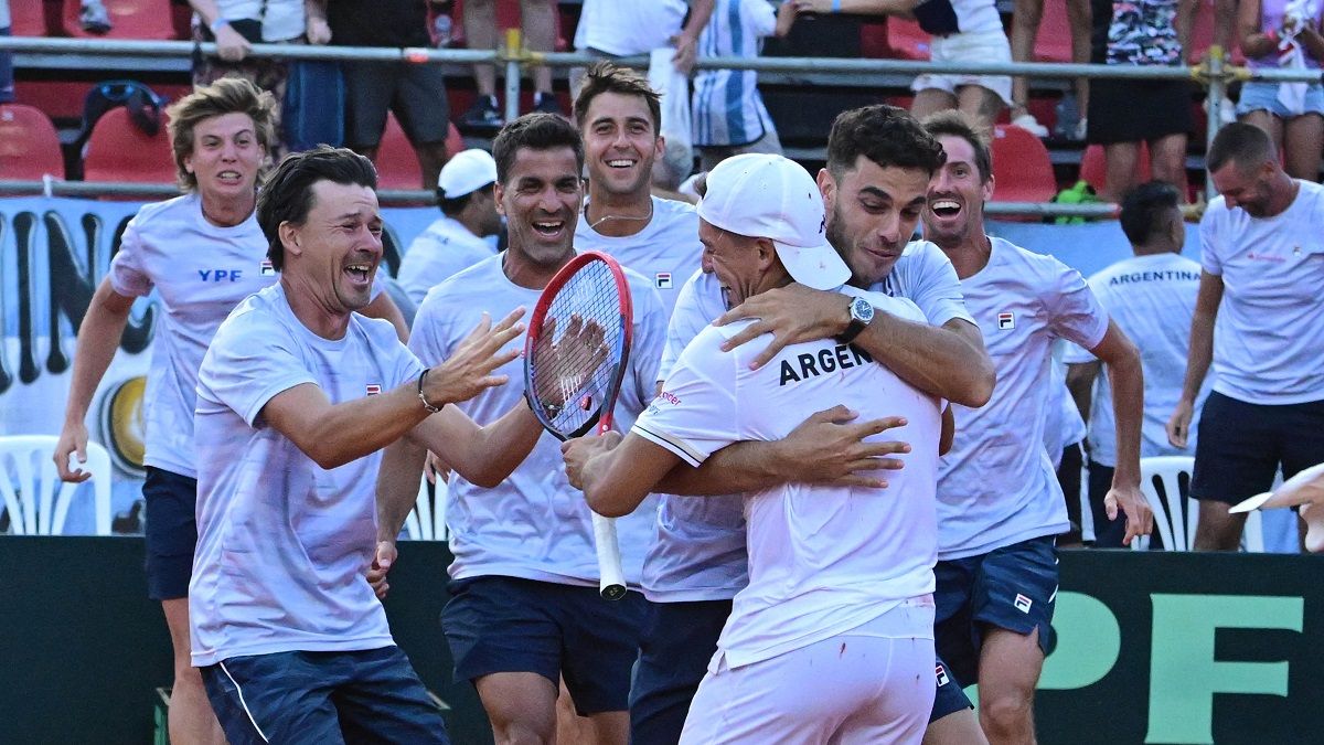 Copa Davis Sebastián Báez ganó un dramático partido y Argentina se