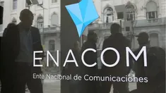 El Gobierno anunció que el Enacom intervendrá por la venta de la filial de Telefónica en la Argentina a Telecom.