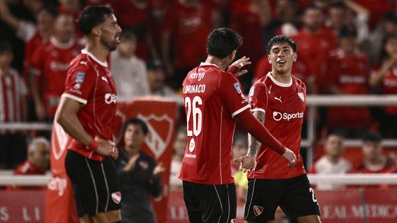 Ávalos, Lomónaco y Gutiérrez, tres de las figuras de Independiente.